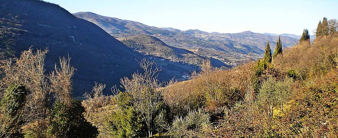 veduta valle del fiume bisenzio prato