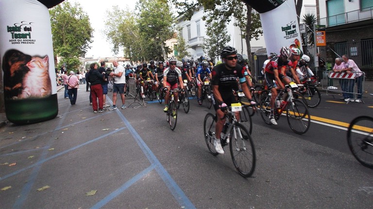 manifestazione ciclistica Prato-Abetone